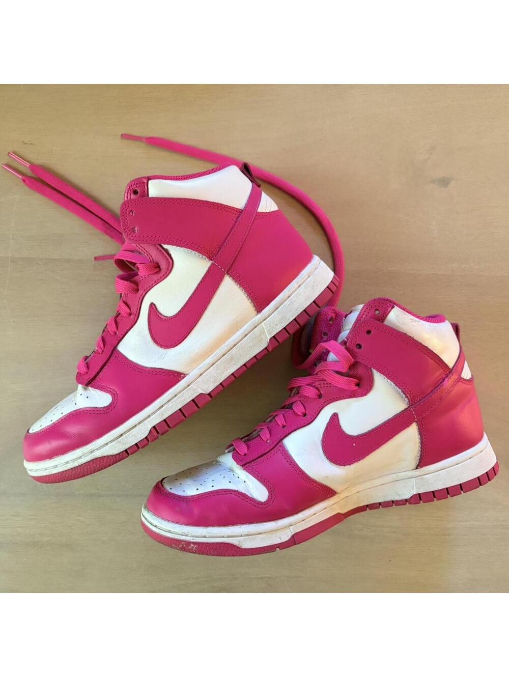 Nike Women's Pink Trainer